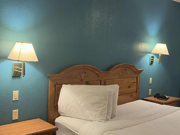 Motel 6 Portland, IN image 41